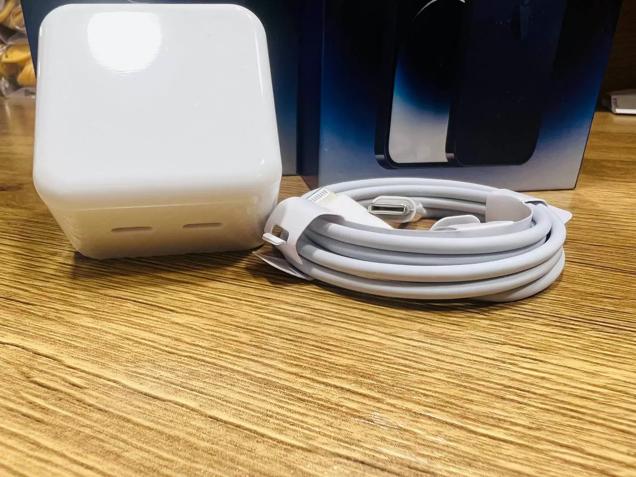 Chargeur iPhone 14 Pro Max 50W USB-C-2